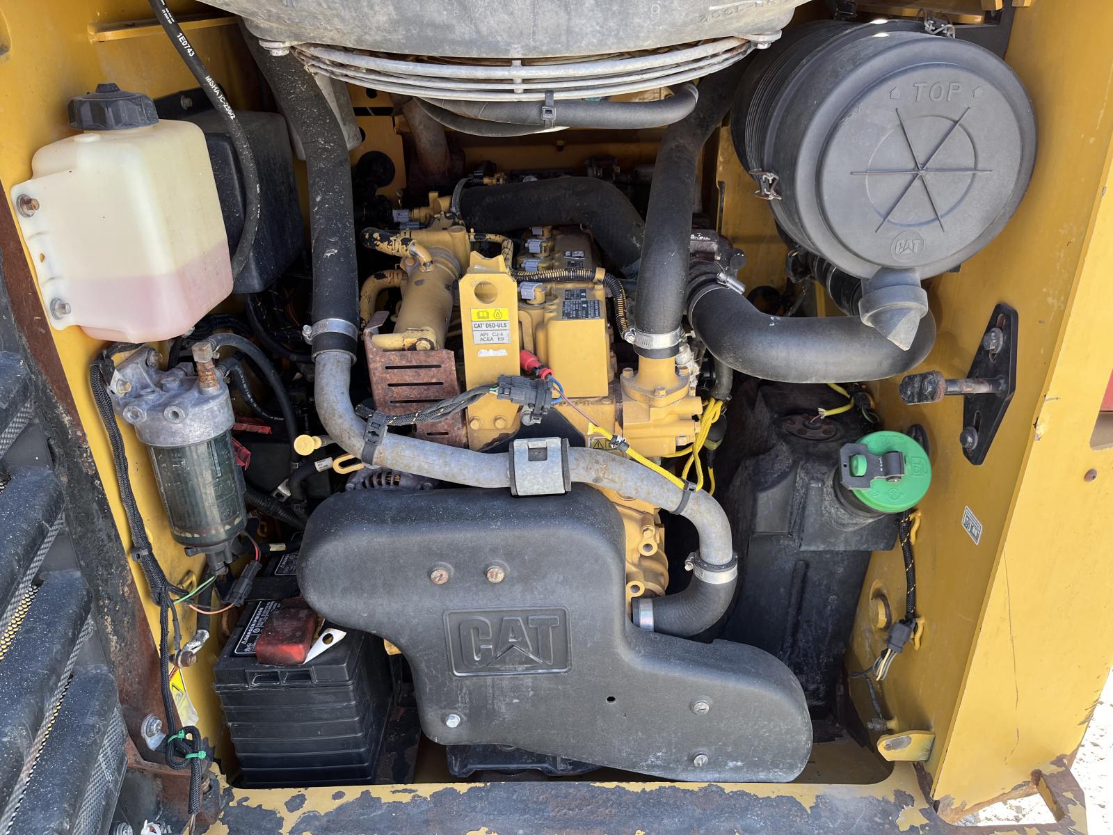 ./imagenes/INVOICE/2019/16437/MINI CATERPILLAR 262D (2).JPG